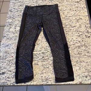 Lulu lemon barely worn capris